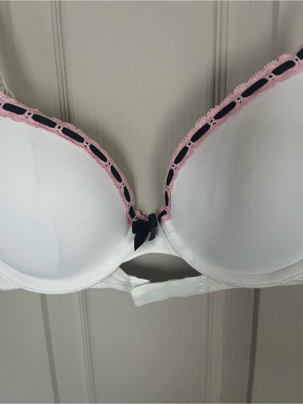Victoria's Secret White Bra with Pink and Black Trim - Picture 2 of 5